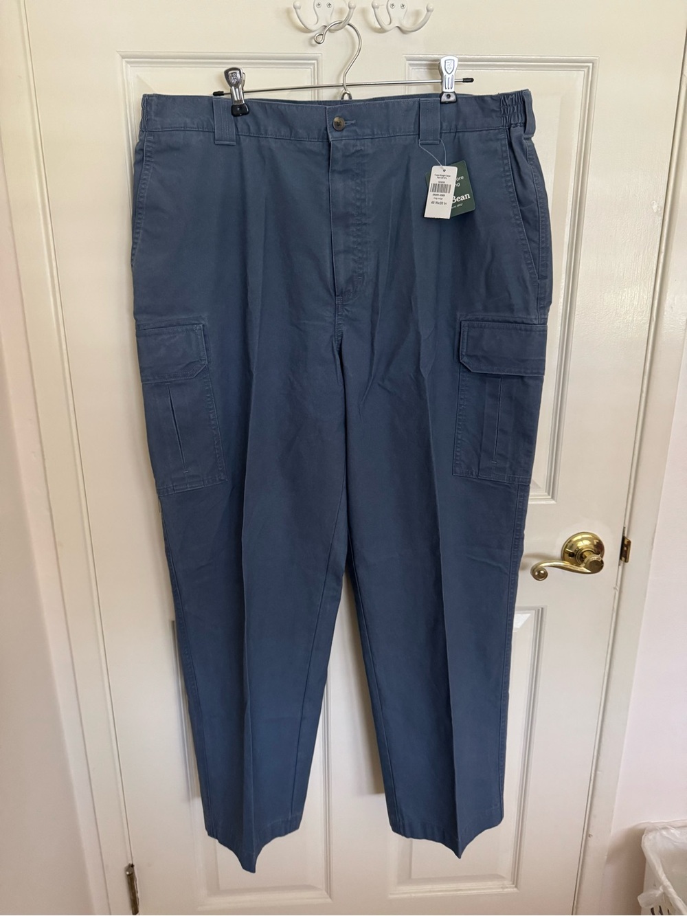 NWT L.L. Bean men's tropic weight cargo pants size 40/30. Indigo blue color.